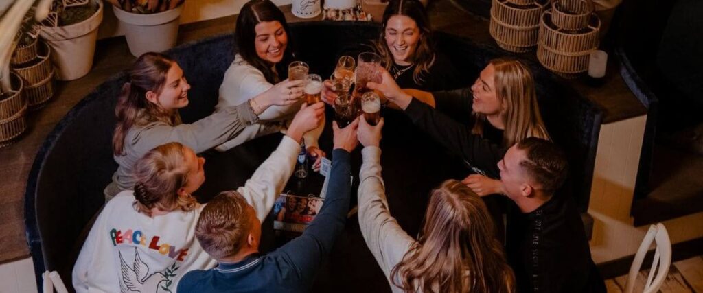 vriendenuitje bij pavarotti kijkduin