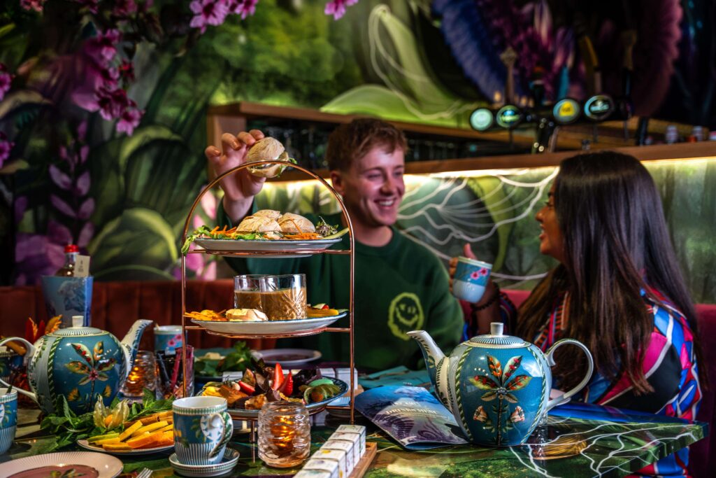 BY AMI x lexpander-high-tea