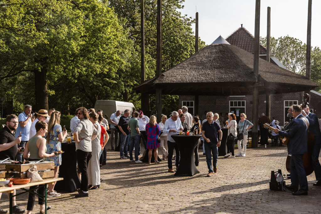sfeerbeelden bij Hoeve Essestejin tijdens een bedrijfsuitje