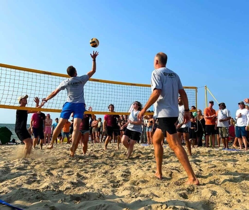beachvolleybal op het strand