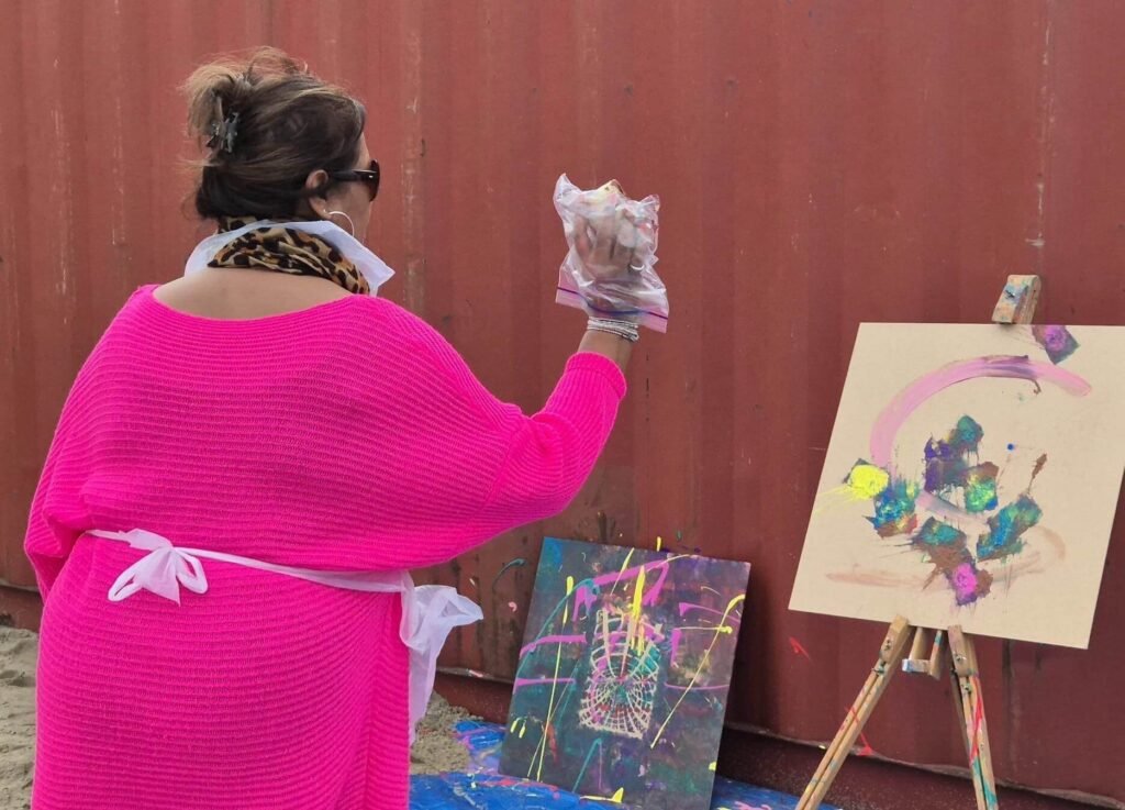 workshop verf gooien tijdens een vriendinnenuitje