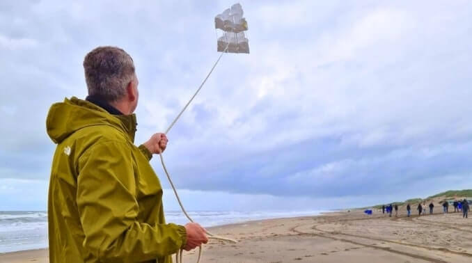 Laat je eiegen mega vlieger op in de lucht