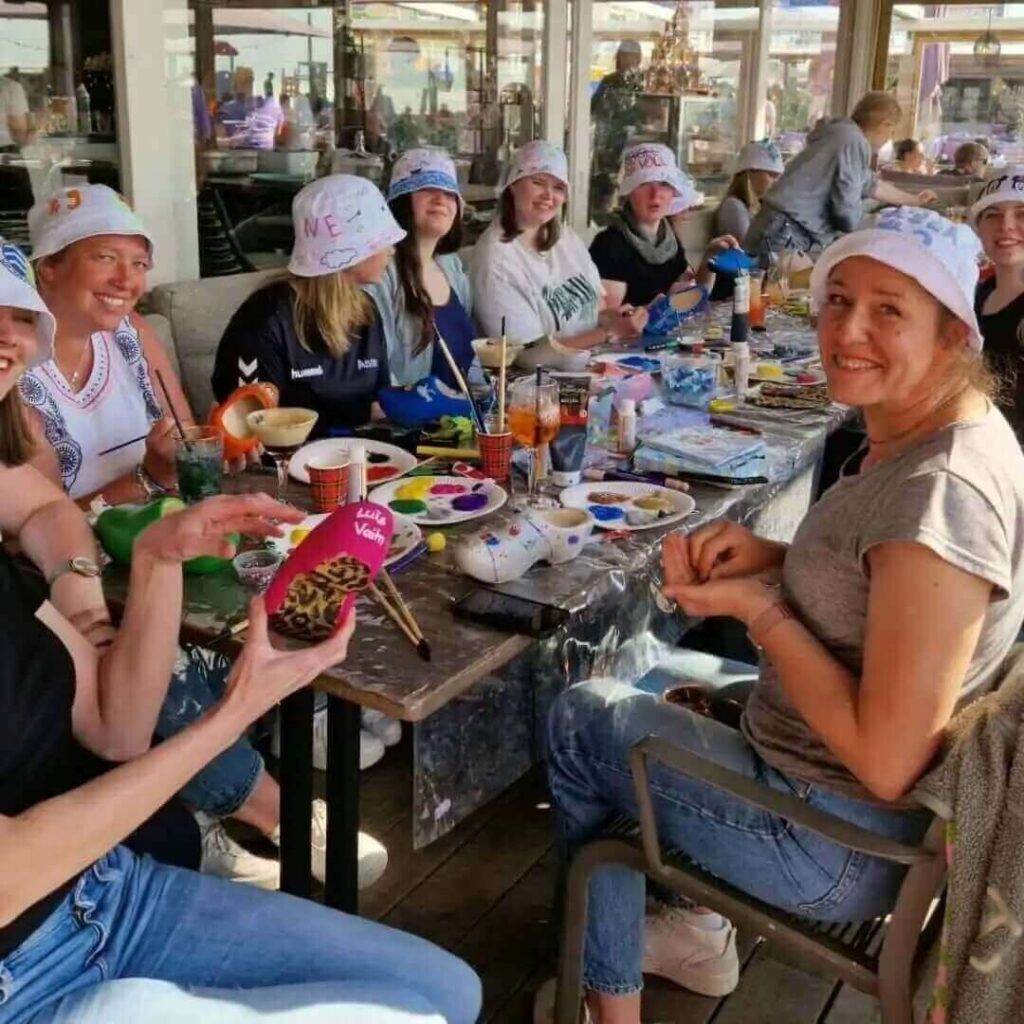 Gezellig met je vriendinnen een workshop klompen pimpen